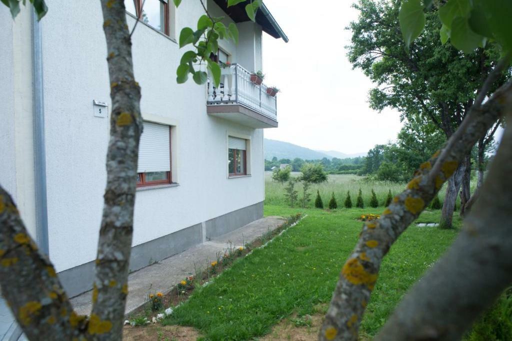 Vila Kuca Za Odmor Marija Vrhovine Exteriér fotografie