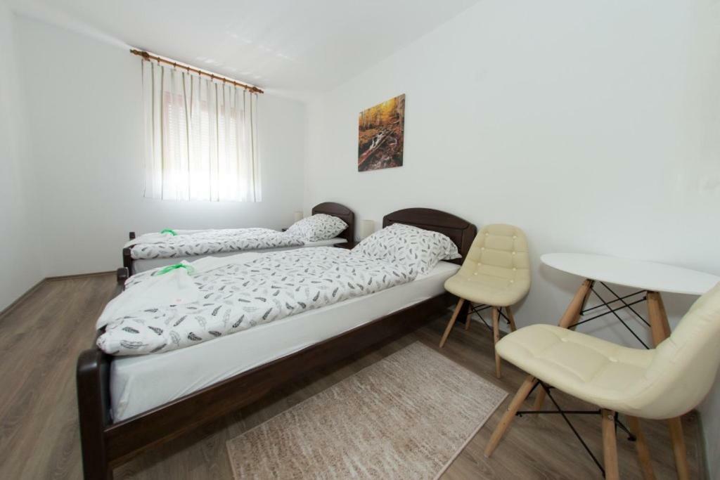 Vila Kuca Za Odmor Marija Vrhovine Exteriér fotografie